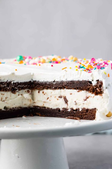 Brownie Ice Cream Cake Ice Cream Cake Brownie, Oreo Crust Ice Cream Cake, Ice Cream Cake With Crunchies, Brownie Layer Cake, Ice Cream Cake Fudge Layer, Brownie Bottom Ice Cream Cake, Brownie Ice Cream Cake, Easy Ice Cream Cake, Ice Cream Birthday Cake