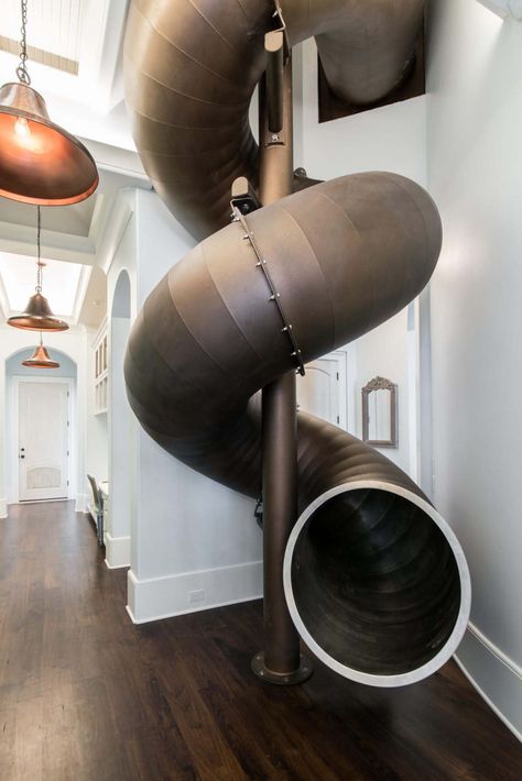 House Slide Indoor, Indoor Slides For Home, Indoor Slide Stairs, Stairs Modern Design, Silo Ideas, Ideas For Stairs, Foyer Chandeliers, Spiral Slide, Stairs Modern