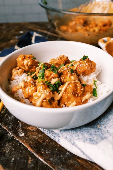 Air Fryer Bang Bang Chicken (Easy 30-Minute Recipe) - Dad With A Pan Bang Bang Chicken, Chicken Easy, Air Fried Chicken, Air Fryer Recipes Chicken, Air Fryer Healthy, Sriracha Sauce, Chicken Bites, Air Fryer Chicken, Sweet Chili