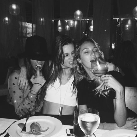 Miami Pictures, Go Best Friend, Ellie Saab, Behati Prinsloo, Bff Goals, Summer 22, Ansel Adams, Friend Goals, Gal Pal