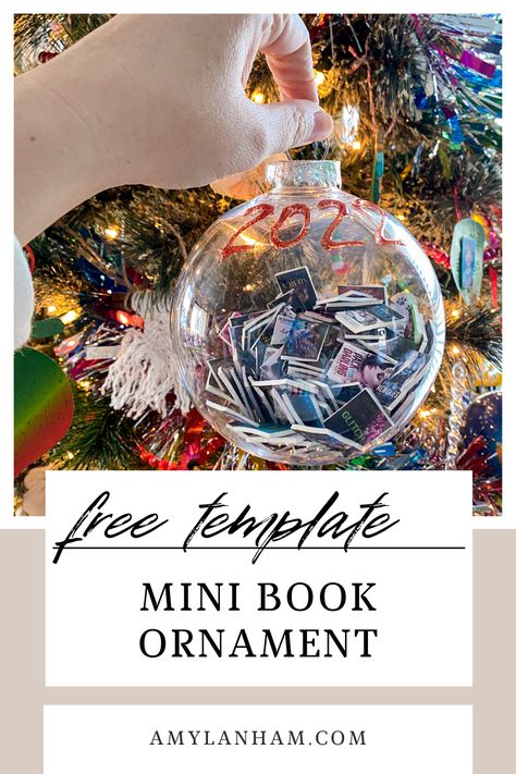 Mini Cricut Projects, Diy Ornaments Christmas Gifts, Christmas Ornaments To Make Great Gifts, Book Christmas Crafts, Cricut Projects For Book Lovers, Mini Book Gift Ideas, Crafts For Readers, Mini Book Ideas, Bookish Christmas Tree