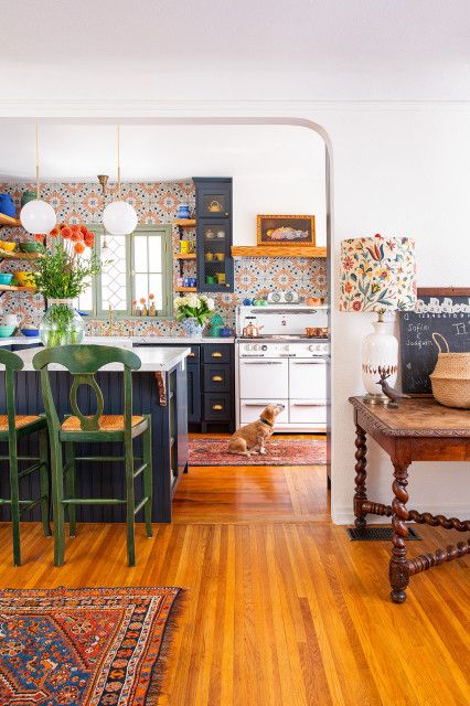 Before and After: 4 Charming Vintage-Style Kitchens Arched Opening, Kitchen Peninsula, Vintage Style Kitchen, Project House, Eclectic Kitchen, House Md, Eclectic Home, Cabin Decor, Kitchen Styling