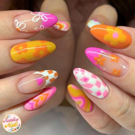 Colourful Nails, Groovy Nail Art, Two Color Nails, Retro Nails, Hippie Nails, Summer Nail Designs, Vintage Nails, Colorful Nails, Summery Nails