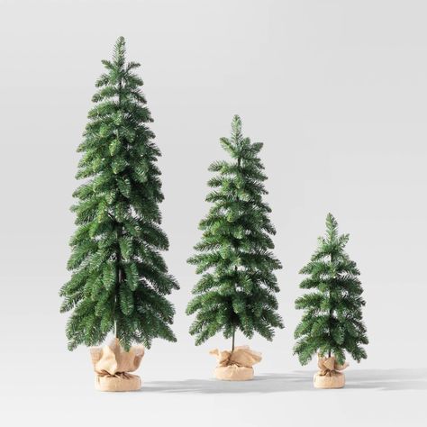 Christmas Trees With Burlap, Tabletop Christmas Tree Ideas, Christmas Floor Decor, Woodsy Christmas Decor, Moody Christmas Decor, Lodge Christmas Decor, Target Christmas Decor, Alberta Spruce, Outside Christmas Decor