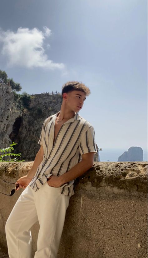 Italy Spring Outfits, Outfit Tricks, Men Outfits Aesthetic, Vacation Outfits Men, Beach Outfit Men, Money Clothing, Aesthetic Outfits Men, Classy Outfits Men, Mens Summer Outfits