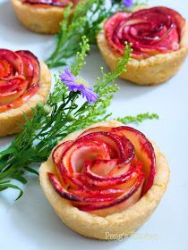 Peng's Kitchen: Mini Apple Rose Tart Fantasy Themed Food, Apple Rose Tarts, Cottagecore Cooking, Cottage Core Food, Solar Witch, Maple Custard, Mini Apple Tarts, Cottagecore Baking, Rose Tart