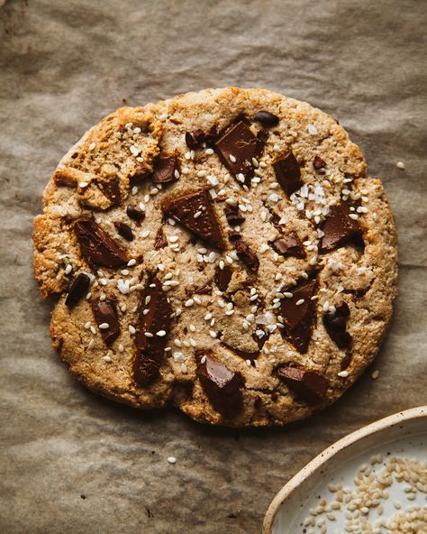 JUMBO GRAIN-FREE TAHINI CHOCOLATE CHUNK COOKIE » The First Mess // Plant-Based Recipes + Photography by Laura Wright Flaxseed Water, Tahini Cookie, Tahini Chocolate, Laura Wright, Chocolate Garnishes, Easy Vegan Dessert, Almond Flour Recipes, Chocolate Chunk, Chocolate Chunk Cookies