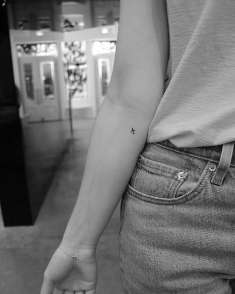 World Outline Tattoo, Minimalist Plane Tattoo, Medicine Tattoo Ideas, Spain Tattoo, Aviation Tattoo, Travel Tattoo Small, Coordinates Tattoo, Plane Tattoo, Art Outline