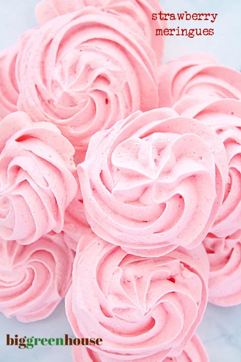 No Bake Meringue Cookies, Jello Meringue Cookies, Marange Recipe, Merange Cookies Meringue, Strawberry Meringue Cookies, Meringues Cookies, Big Green House, Meringue Cookie, Strawberry Meringue