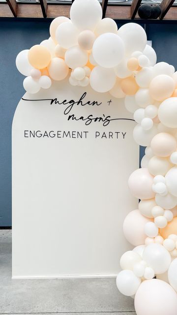 Classy Backdrop, Engagement Party Balloons, Engagement Party Brunch, Engagement Party Dinner, Small Engagement Party, Garden Engagement Party, Engagement Party Backdrop, Engagement Party Decorations Diy, Backyard Engagement Parties