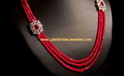 Ruby Jewelry Necklaces, Indian Jewellery Gold, Pearl Necklace Designs, Jewelry Designing, Beaded Jewels, Ruby Beads, Beaded Jewelry Designs, Gold Designs, Gold Jewelry Necklace