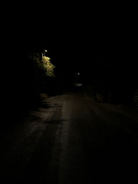 Quite Pictures Dark, Dark Wattpad Aesthetic, Dark Outside Pictures, Weird Scenery, Dark Street Aesthetic Night, Dark Photoshoot Aesthetic, Athestic Pics Dark, Outside Pictures Night, Blackout Aesthetic