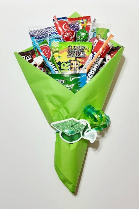 Sour Candy Bouquet, Chips Bouquet, Graduation Candy Bouquet, Work Celebration, Birthday Candy Bouquet, Food Bouquet, Graduation Bouquet, Candy Bouquet Diy, Boy Graduation