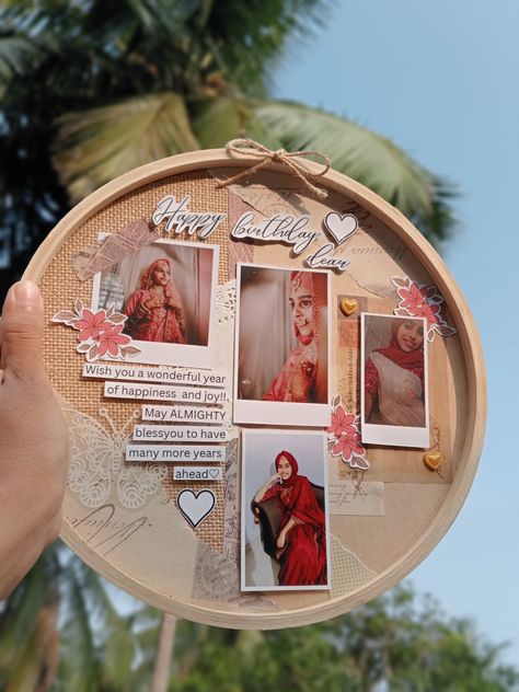 Hoop frame.. Birthday special... Handmade.... Art.. Craft Hoop Frame Ideas, Photo Hoop Ideas, Photoframes Gifts Idea, Embroidery Hoop Frame, Vintage Photo Frames Diy, Embroidery Hoop Photo Frame, Photoframes Gifts Diy, Birthday Embroidery Hoop Ideas, Photo Frame Ideas Handmade Gifts