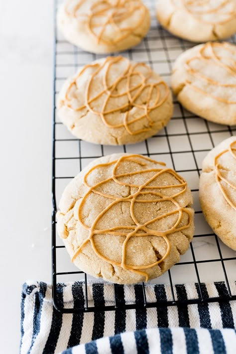 Peanut Butter Cookies Crumbl, Crumbl Peanut Butter Cookies, Crumbl Cookie Recipes, Ultimate Peanut Butter Cookies, Copycat Desserts, Cookie Pies, Crumbl Copycat, Big Cookies, Crumble Cookie Recipe