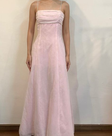 Babydoll Prom Dress Long, Lana Del Rey Inspired Prom Dress, Prom Dresses Empire Waist, Empire Prom Dress, Balletcore Prom Dress, Pink 90s Dress, Coquette Bridesmaid Dresses, Early 2000 Prom Dress, Pink 90s Prom Dress