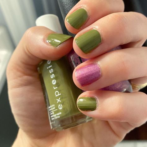 Essie Green Nail Polish, Nail Color Inspiration, Expressie Nail Polish, Fast Drying Nail Polish, Essie Colors, Quick Dry Nail Polish, Dry Nails Quick, Autumn Nail, Green Nail Polish