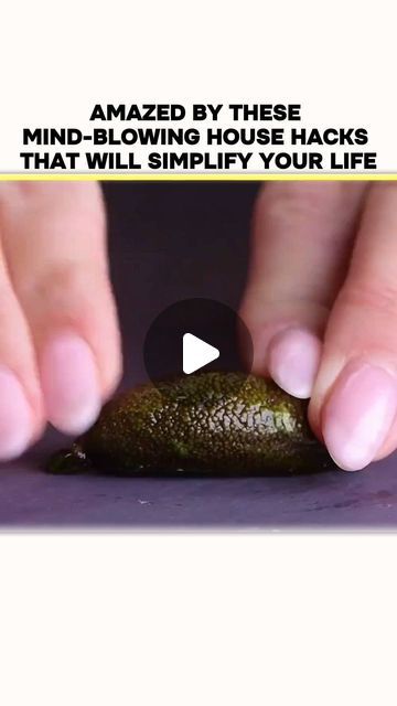 Home Hacks Videos, Useful Life Hacks Mind Blown Helpful Hints, Simple Life Hacks Mind Blown, Cool Life Hacks Videos, Life Hacks Videos, Survival Prepping Diy, Kitchen Hacks Food, Fold Towels, Life Hacks Cleaning