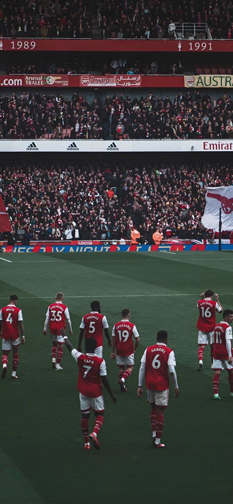 Fifa Poster, Soccer Team Photos, Arsenal Fc Players, Arsenal Pictures, Arsenal Stadium, Arsenal Fc Wallpapers, Miroslav Klose, Arsenal Soccer, Arsenal Wallpapers