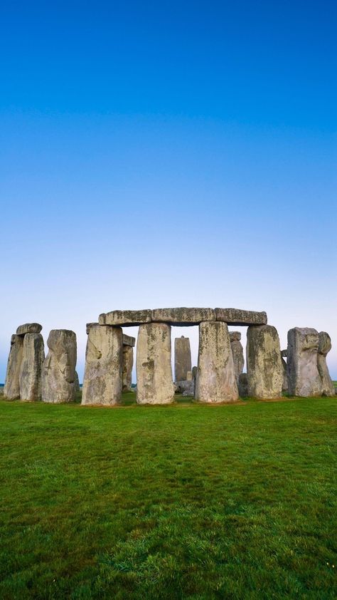 Stonehenge Aesthetic, Stonehenge Photography, Stonehenge England, Exotic Places, Dream Travel Destinations, Famous Places, Stonehenge, Alam Yang Indah, National Monuments