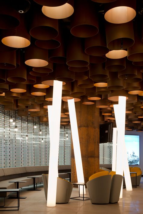 Elegant Ceiling Design, Airport Vip Lounge, Column Lighting, Ceiling Design Ideas, Interior Columns, Lounge Interiors, Vip Lounge, Lounge Lighting, Column Design