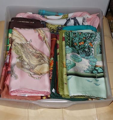 Scarf Drawer, Organizing Scarves, How To Store Scarves, Organization Drawers, Scarf Storage, Scarf Organization, Scarf Ideas, Closet Shoe Storage, Drawer Organization