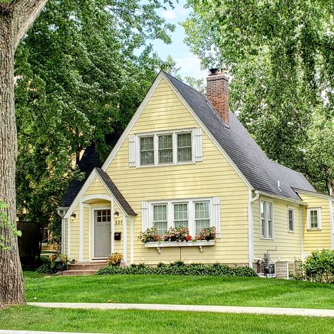 Jennifer Kirby on Instagram: “I need a cottage in my life. One that's yellow or blue. I pray that this 1935 house always remains. The lot is worth more than the house…” Little Cottage House, Outdoor House Paint, Yellow House Exterior, Yellow Cottage, Bungalow Exterior, Cottage Style House Plans, Cottage Exterior, Yellow House, Yellow Houses