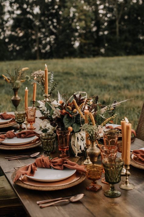 Green Glassware Wedding Table, Green And Rust Wedding Table Decor, Boho Table Design, Romantic Boho Wedding Table Decor, Vermont Fall Wedding Ideas, Rustic Bohemian Wedding Table Decor, Late Fall Wedding Centerpieces, Fall Boho Wedding Table Settings, Copper Themed Wedding