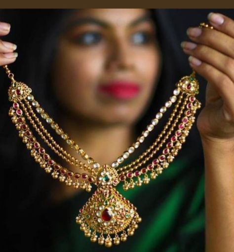 Gold Polki Necklace, Kandoli Designs Gold, Indian Gold Jewellery, India Necklace, Gold Jewelry Outfits, Antique Gold Jewelry Indian, Antique Jewellery Designs, Gold Jewelry Simple Necklace, Gold Necklace Indian Bridal Jewelry