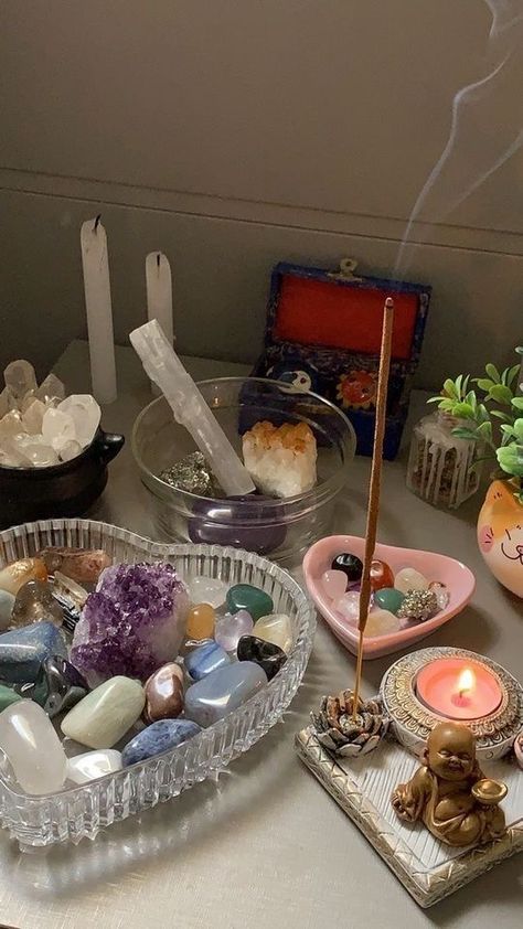 Crystal Room Decor, Crystal Room, Crystal Vibes, Vision Board Images, Vision Board Photos, Crystal Aesthetic, Life Vision Board, Spiritual Crystals, Vision Board Manifestation