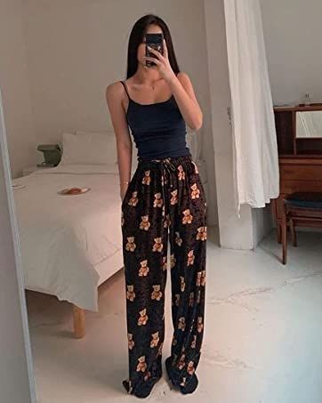 Cute Pyjamas Long Pants, Womens Pajamas Aesthetic, Comfy Outfits Pajamas, Crop Top And Pajama Pants, Pretty Pajamas Women, Styling Pj Pants, Pejamas Girl, Female Pajamas Aesthetic, Pjs Long Pants