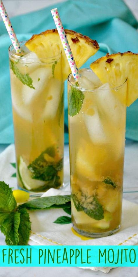 Pineapple Simple Syrup, Pineapple Mojito Recipe, Resep Mojito, Pineapple Mojito, Resipi Kek, Mojito Recipe, Fresh Pineapple, Boozy Drinks, Mixed Drinks Recipes