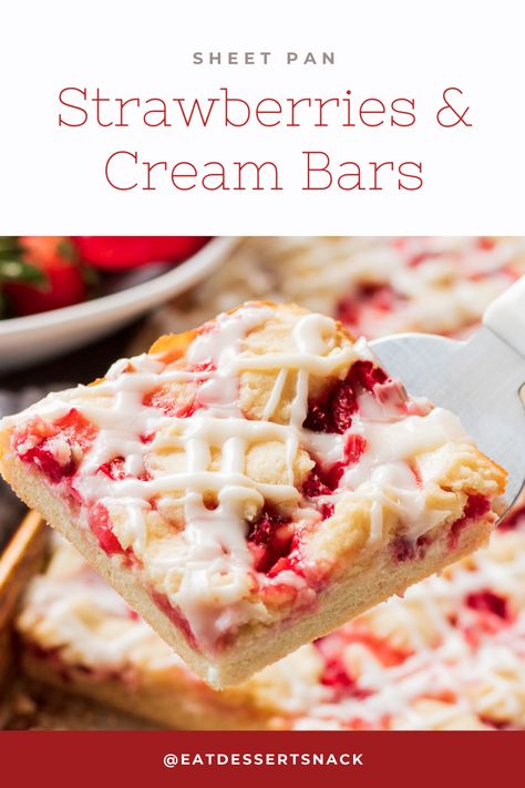 Fruit Dessert Bars, Strawberry Banana Bread, Strawberry Bars, Cream Cheese Bars, Cream Cheese Desserts, Cheese Bar, Dessert Bar Recipe, Soft Sugar Cookies, Strawberry Cream Cheese