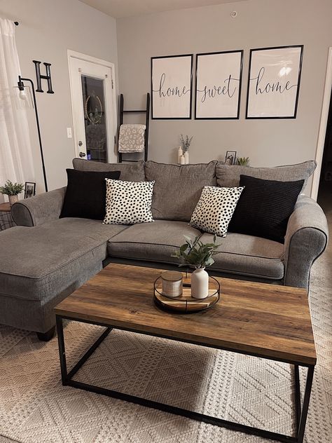 Room Ideas Living Room, Grey Sofa Living Room, Apartment Decorating Living, Grey Couch Living Room, Living Room Decor Gray, Apartment Living Room Design, Future Apartment Decor, Small Apartment Living Room, Small Living Room Decor