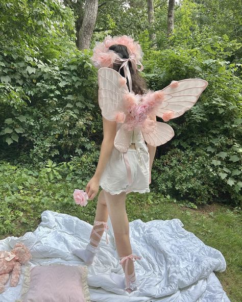 hey sorry i was napping!!! 🌸🌿🎀🧺🩰 wings & crown are by @stonehartjewelry code "bella" to save!! #fairycore #fairyaesthetic #fairycoreaesthetic #cottagecore #cottagecoreaesthetic #cottagecorefashion #angelcore #coquette #balletcore #selkie fairy aesthetic, cottagecore style, angelcore aesthetic, pink fairy wings, coquette style, balletcore aesthetic, nyc blogger influencer content creator Angelcore Aesthetic Pink, Fairycore Aesthetic Fashion, Angelcore Outfits, Pink Fairy Wings, Balletcore Aesthetic, Faerie Aesthetic, Angelcore Aesthetic, Aesthetic Nyc, Fairycore Aesthetic