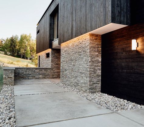 Art & Architecture on Instagram: “@klima.architecture designed this house using natural stone and burnt wood cladding for the facade! Thoughts? Charred wood clads meadows…” Black Building, Utah Skiing, Burnt Wood, Charred Wood, Ski Town, Wood Cladding, Passive House, Level Homes, Interior Architect