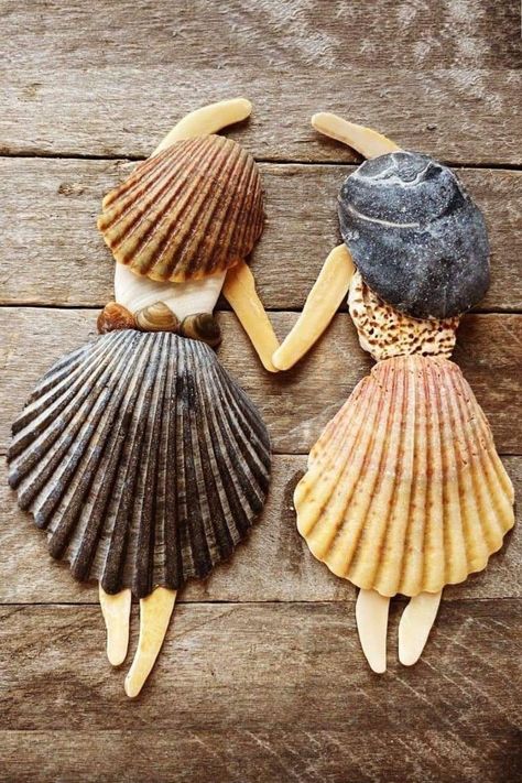 55 Beach Crafts That Will Transport You to Seaside Nautical Rope Crafts, Diy Seashell Crafts, Shell People, Beach Crafts Diy, Seashell Art Diy, Sea Shells Diy, Beach Themed Crafts, Art Coquillage, Oyster Shell Crafts