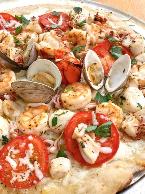 Seafood Pizza On The Grill - Proud Italian Cook Sea Food Pizza, Pizza Seafood, Seafood Pizza Recipes, Baked Crab Cakes, Seafood Pizza, Grilled Seafood, Grilled Pizza, Fun Salads, Red Sauce