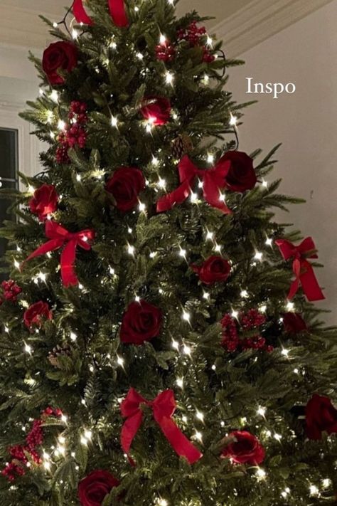 My husband and I just found these 2024 Christmas trends and we’re obsessed. We love decorating our home with the kids and these 2024 Christmas decor trends are insanely useful (and cute!) Small Christmas Tree Ideas Bedroom, Roses On Christmas Tree, Red Bows Christmas Tree, Red Rose Christmas Tree, Romantic Christmas Decor, Christmas Tree With Roses, Christmas Tree With Red Bows, Chrismast Vibes Aestethic, Christmas Tree Inspo 2024