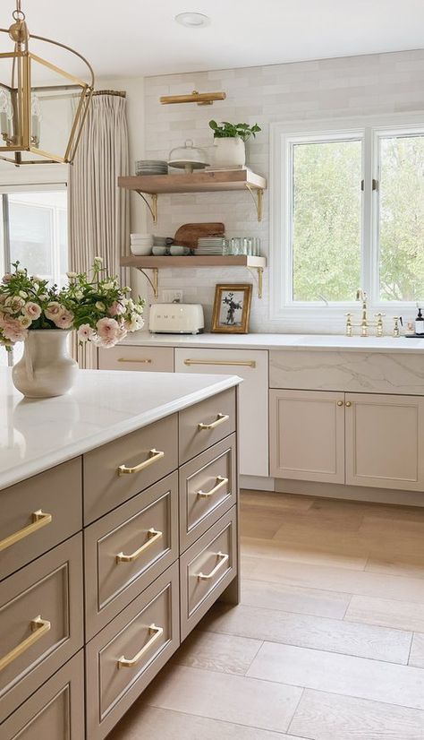 New House Kitchen — Blushing Boho 2024 Modern Farmhouse Trends, White Kitchen Contrasting Island, Art Deco Kitchen Cabinets, Jen Carter, Two Toned Kitchen Cabinets, Koti Diy, Two Tone Kitchen, Design Your Kitchen, Decoration Kitchen