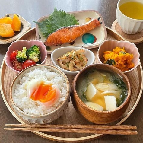 Asian Breakfast, Lets Eat, Japanese Food Bento, Moroccan Food, Healthy Food Motivation, Lunch Recipes Healthy, Food Journal, Japan Food, Food Obsession