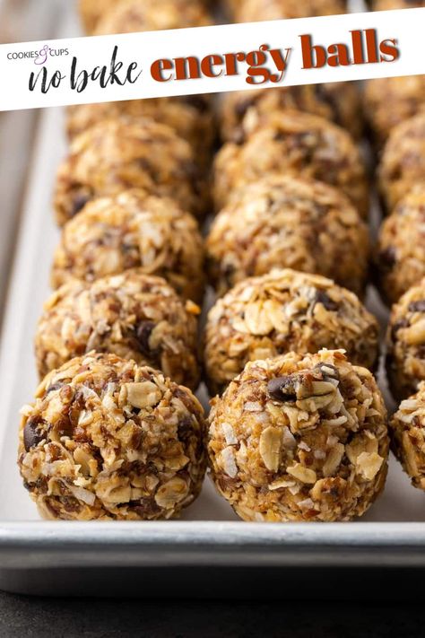 These chocolate peanut butter no-bake Energy Bites take just minutes to prepare! An easy protein balls recipe for healthy snacking. Homemade Energy Bites, Protein Balls Recipe, Power Bites, Best Pumpkin Pie Recipe, Energy Bites Healthy, No Bake Energy, Cookies And Cups, Protein Balls Recipes, Easy Protein