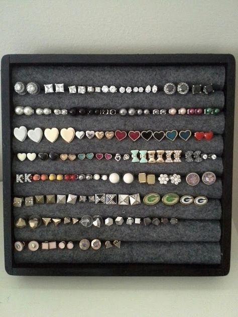 I have a ton of earrings and needed a cute way to display them. So of course I searched Pinterest and found a few different options. The m... Diy Earring Holder, Stud Earrings Holder, Organization Hacks Diy, Jewerly Organizer, Jewelry Storage Diy, Diy Jewelry Holder, Earring Storage, Jewelry Organizer Diy, Organized Mom