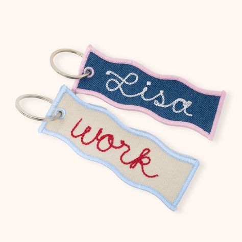 Cute Gifts For Bride, Small Vinyl Projects, Embroidery Business Ideas, Key Chains Diy Handmade, Quilted Keychain, Patch Keychain, Embroidery Machine Projects, Classy Keychain, Cute Mom Gifts