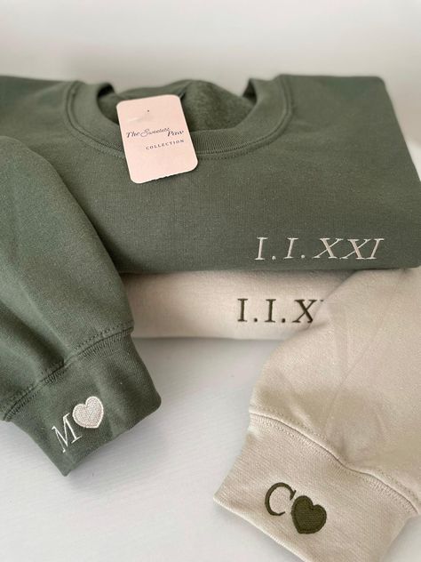 #romannumerals #fleecesweatshirt #matchingoutfits #anniversarygiftsforhim #anniversarygiftsforher #militarygreen #tan #initialswithaheart Embroidered Roman Numerals, Matching Sweatshirts For Couples, Christmas Gifts Boyfriend, Sweatshirts For Couples, Couples Gift Ideas, Gift Ideas Girlfriend, One Year Gift, Girlfriend Gift Ideas, Boyfriend Gift Ideas