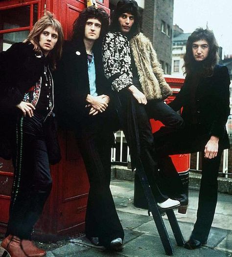 Queen have been a worldwide rock institution for so long that it’s strange to think of the day that EMI Records launched them, but that date was 42 years ago exactly. After signing with the label in November 1972, the month the band started work on a debut album during “down time” at Trident Studios, Queen played their first gig after pacting with the record company at the Marquee Club in London on Monday, April 9, 1973. Queen Music, London Queen, Queen Photos, Roger Taylor, Queen Freddie Mercury, Queen Pictures, John Deacon, Brian May, Rock N’roll