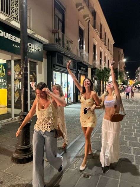 Italy. Sorrento. Amalfi. Night out. Italy going out outfits. Italy Going Out Outfit, Summer In Sorrento, Italian Club Outfit, Florence Italy Summer Outfits, Salcedo Market Outfit, Italy Night Outfits, Sicily Italy Outfits, Study Abroad Outfits Europe, Sorrento Italy Outfits