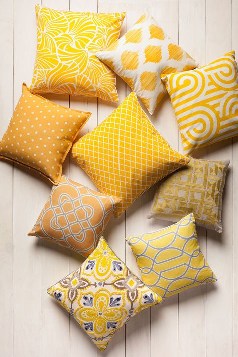 Yellow pillows from Surya! Yellow Room, Bantal Sofa, Yellow Pillows, Yellow Interior, Yellow Bedroom, Wedding Table Flowers, Linen Style, Square Pillow Cover, Mellow Yellow