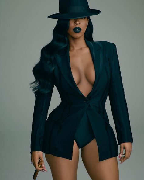 DOLL SR. on Instagram: “You asked for the boss so they sent me dawggggg ♠️” 46 Birthday Photoshoot Ideas, Mafia Lady, Boujee Photoshoot, Bodysuit Photoshoot Ideas, 21st Birthday Photoshoot, Beautiful Photoshoot Ideas, Business Photoshoot, Creative Photoshoot Ideas, Glam Photoshoot