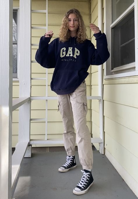 Oversized GAP hoodie
Cargo khaki pants
Converse Hoodie With Cargo Pants Outfit, Outfits To Wear With Khaki Cargo Pants, School Outfits Khaki Pants, Cargo Pants Fitted, Hoodies And Cargo Pants, Oversized Khaki Pants Outfit, Cute Gap Hoodie Outfits, Hoodie And Converse Outfit, Cargo Pants Outfit With Converse